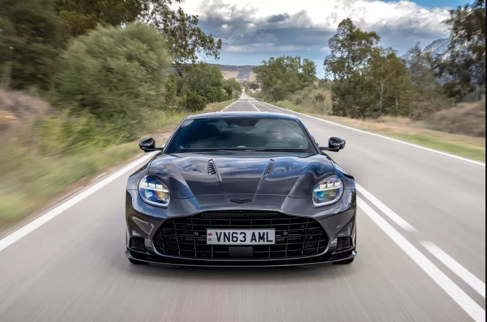 أستون مارتن Vanquish الرياضية