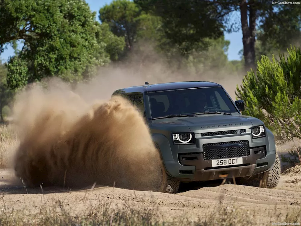 لاند روفر Defender Octa