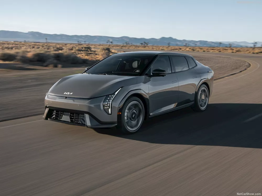 كيا EV4 الكهربائية الجديدة