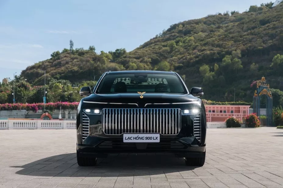سيارة Lạc Hồng 900 LX الفاخرة