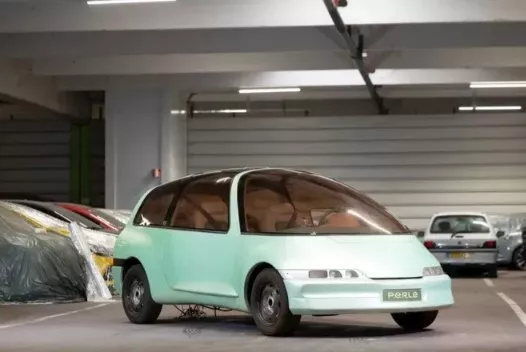 رينو تطرح سيارات قديمة للبيع في مزاد علني