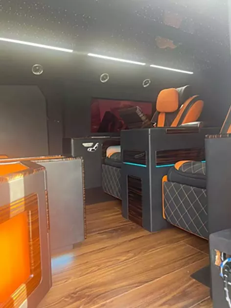 نسخة كبار الشخصيات من ST500