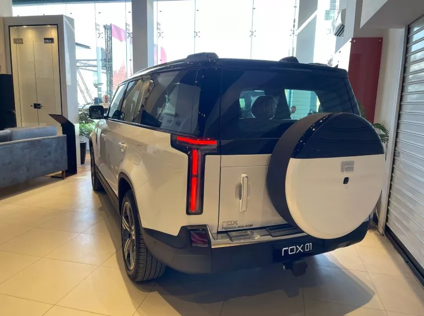 روكس 01 الكهربائية الفارهة الجديدة