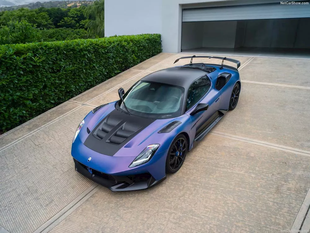 مازيراتي MC20 نسخة GT2 Stradale