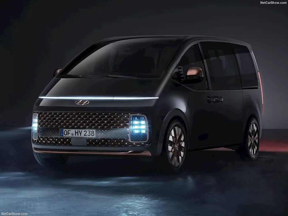 هيونداي Staria HEV الجديدة