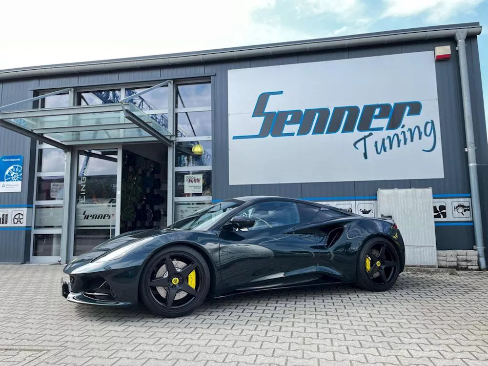 لوتس Emira بتعديلات Senner الألمانية