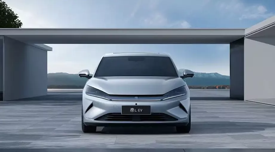 بي واي دي Qin L EV الكهربائية