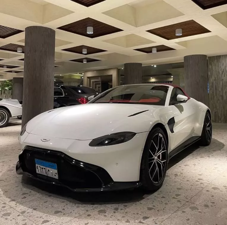 أستون مارتن Vantage Roadster