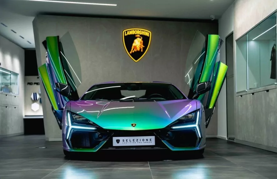 لامبورجيني Revuelto