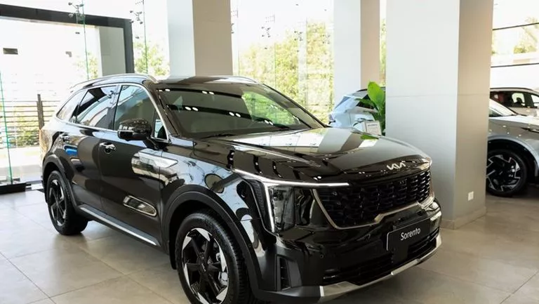  كيا كارنفال وسورينتو 2025 هايبرد