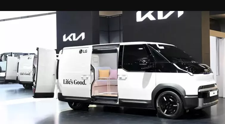 كيا PV5 Passenger الكهربائية