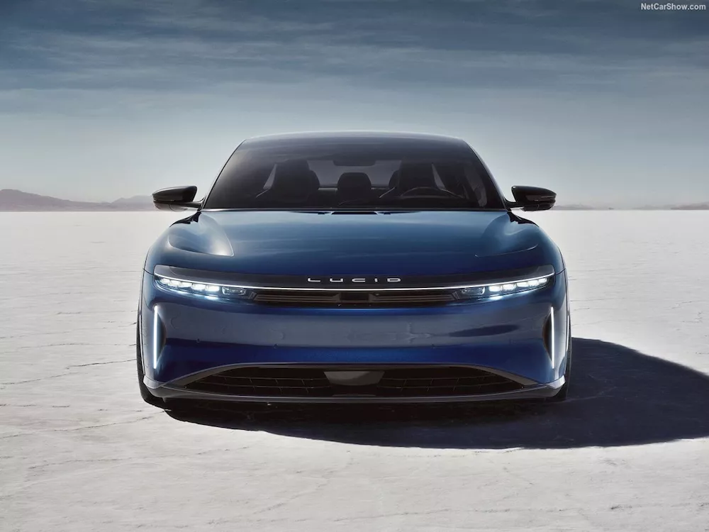 لوسيد Air Sapphire