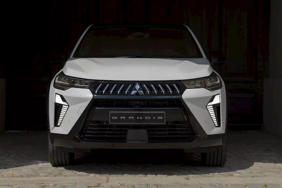 ميتسوبيشي Grandis الجديدة