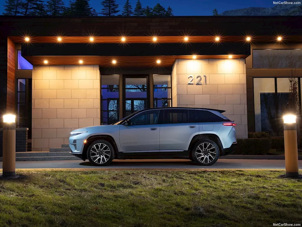 جيب Wagoneer S الكهربائية الفارهة