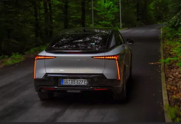 دي إس N° 8 الكهربائية الجديدة