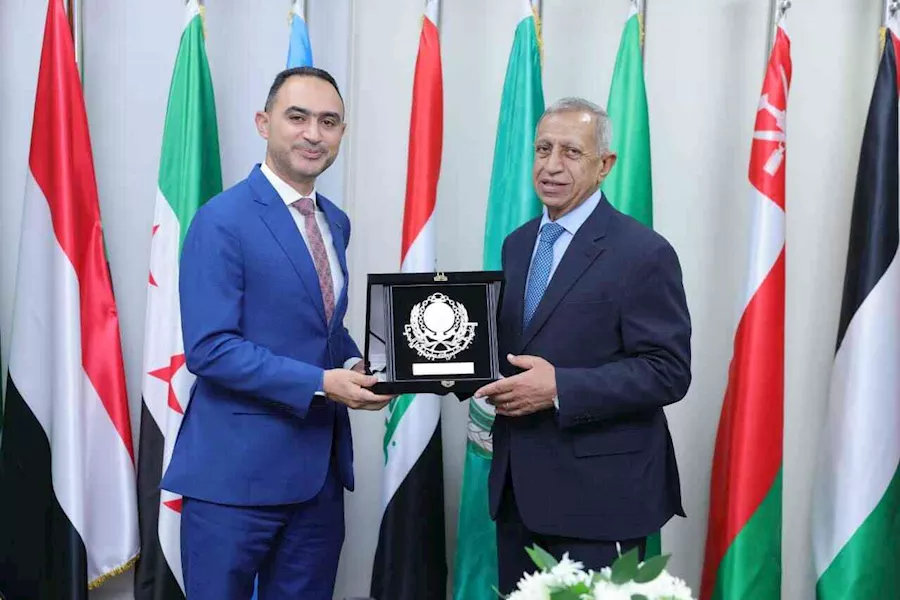 نيسان والاكاديمية البحرية 