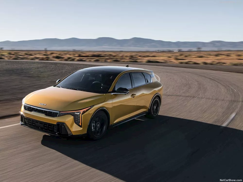 كيا K4 هاتشباك الجديدة