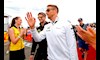 باتون بطل فورمولا-1 يعلن التحول للمشاركة في ناسكار للسيارات