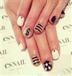 طلاء الأظافر بالأسود والأبيض والذهبي                                                                                                                  