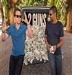 mark-wahlberg-denzel-washington-2-guns-mexican-photo-call-09
