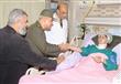 وزير الدفاع الضباط والصف والجنود المصابين                                                                                                             