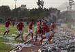 لاعبو الأهلي يوزعون القمصان على الجماهير احتفالا بالسوبر (1)