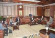 مدير صندوق العشوائيات خلال لقائه مع عصام البديوي، محافظ المنيا (2)                                                                                                                                      