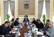رئيس الوزراء يشدد على الالتزام بالتوقيتات
