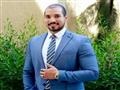 ظهر بالتاتو أمام الكعبة.. عبدالله رشدي يعلق على أداء أحمد الفيشاوي العمرة