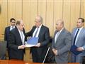وزير التنمية المحلية يكرم عددًا من قيادات المنوفية (7)