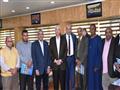 محافظ أسوان يبحث البدء في تطوير قرية الرغامة (5)