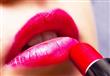 هل ترتكبين هذا الخطأ عند وضع أحمر الشفاه؟ 