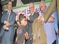 توزيع حقائب مدرسية قدمتها مؤسسة خيرية (6)                                                                                                                                                               