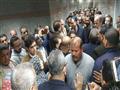 لحظة هروب رئيس جامعة بنها من غضب أهالي ضحايا أسانسير المستشفى (2)                                                                                                                                       