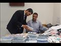 رجال الجمارك أثناء حصر الأدوية المضبوطة (2)                                                                                                                                                             