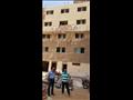 أولياء أمور يحولون مبنى مهجور لمدرسة لاستيعاب أبنائهم (30)                                                                                                                                              