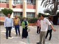 وكيل وزارة التعليم خلال جولتها بمدرسة الخنساء (4)