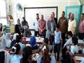 محافظ بورسعيد مع تلاميذ المرحلة الابتدائية                                                                                                                                                              