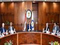 الوزير خلال اجتماع لجنة توصيل الغاز