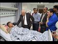 محافظ بورسعيد يطمأن علي المصابين٤