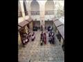 طلاب حضانة الربع يقفون في طابور الصباح                                                                                                                                                                  