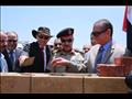 محافظ كفرالشيخ السابق والسفير الاسترالي خلال وضع حجر الاساس لمصنع الرمال السوداء                                                                                                                        