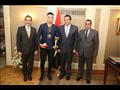 وزير التعليم العالي يُكرم طالب هندسة (4)