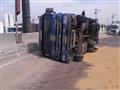شلل مروري بطريق القاهرة الإسكندرية الصحراوي بسبب انقلاب سيارة نقل (2)                                                                                                                                   