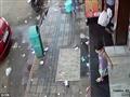 لحظة خطف طفل أمام مطعم بالهند (3)                                                                                                                                                                       