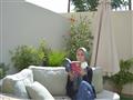تقضي يومها في مساعدة الناس لاختيار الكتب                                                                                                                                                                