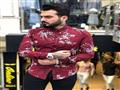 هل القميص المنقوش بالفراشات موضة جديدة للرجال؟                                                                                                                                                          