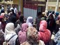 لحظة خروج طالبات من اللجنة عقب انتهاء امتحان الانجليزي بكفرالشيخ                                                                                                                                        