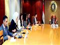 وزير الصناعة خلال اجتماعه مع وفد البنك الدولي