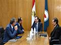 وزير البترول خلال مباحثاته مع مسؤولي شركة شلمبرجير